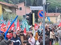 La manifestazione a Carrara