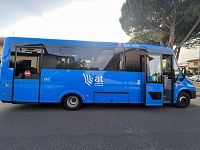 Uno dei nuovi bus extraurbani, l'Iveco Mobi Indcar