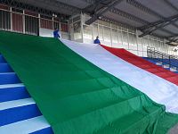 La bandiera italiana sugli spalti