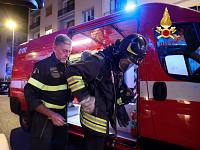 I vigili del fuoco sul luogo dell'incendio