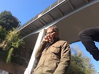 Il sindaco De Mossi sotto al ponte di Ravacciano