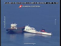 Immagini collisione navi al largo della Corsica