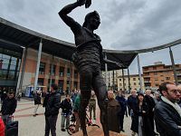 La statua dedicata a Gino Bartali