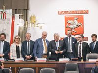 Il tavolo di presidenza alla seduta solenne del Consiglio regionale della Toscana
