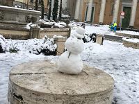 Il pupazzo di neve in Piazza del Duomo a Pontedera