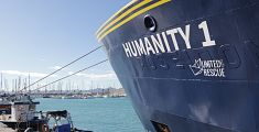 Sbarcati  Livorno i migranti a bordo della Humanity 1