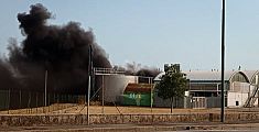 Fiamme divampano nel sito industriale