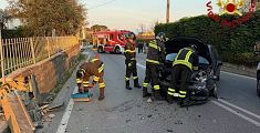 Lo schianto in auto e poi la fuga di gas