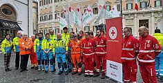 Le ambulanze sotto Montecitorio per protesta