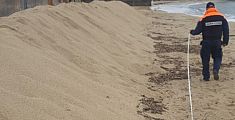 Dune abusive in spiaggia, scatta la denuncia 
