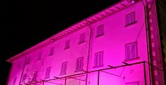 Villa Mazzi si illumina di rosa per le donne