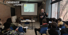 Carabinieri a scuola per lezioni di legalità