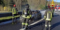 Fiamme in autostrada, auto distrutta dall'incendio