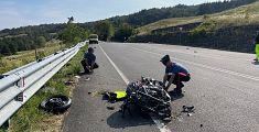 Scontro frontale, morti due motociclisti