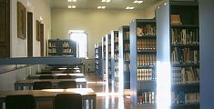 Biblioteca comunale chiusa per allestimento mostra