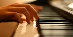 Tre tastiere per potenziare le aule di musica