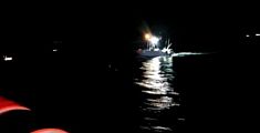 La barca rischia di affondare, salvate 4 persone 