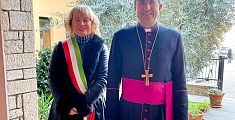 Il nuovo vescovo Andrea in visita a Cesa