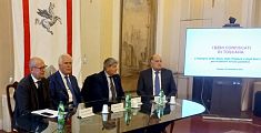 Il presidente Giani e l'assessore Ciuoffo con il prefetto Valenti e il direttore dell'Agenzia Corda