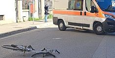 Ciclista muore nello scontro con un camion