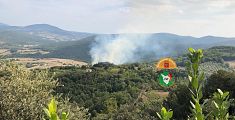 Fiamme alla Sassa, attivi due elicotteri