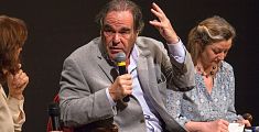 Oliver Stone sale in cattedra a Lucca