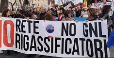 A Piombino l'Italia che dice no al fossile