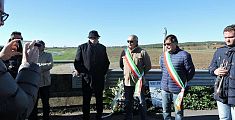 Dal ponte il ricordo per le vittime dell'Albenga