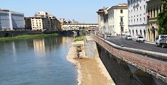 Sull'Arno con il battello ad energia solare