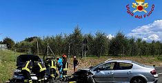 Frontale in via delle Colline, feriti in ospedale