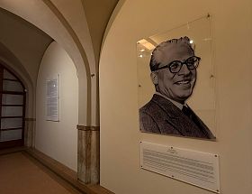 L'atrio del Comune per Giovanni Gronchi