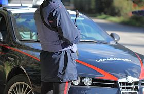 Rifiuta il controllo, denuncia e patente ritirata