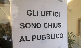 Stop alla corrente e il borgo chiude