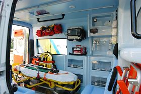 Operaio cade da un'impalcatura