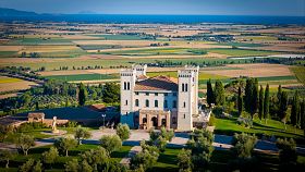 Ama Campiglia punta su identità ed esperienze