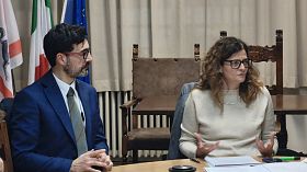 Posizione compatta e una richiesta chiara