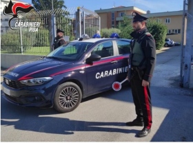 Con auto rubata e senza patente, due arresti