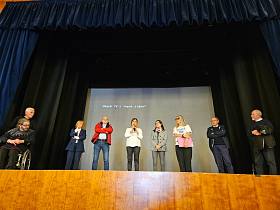 Al Pacini va in scena uno spettacolo per studenti