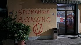 Scritte no vax contro l'ex ministro Speranza