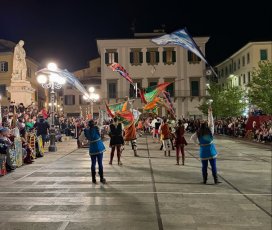 Uno spettacolo di tradizioni e colori in centro