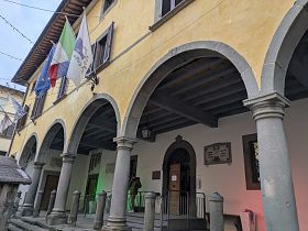 Via i reperti archeologici dalla mostra orentanese