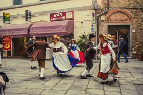 Un bagno di folla per l’Antica Fiera del Ceppo