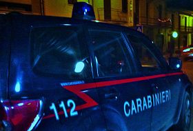 Reagisce alla rapina  e viene accoltellato