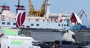 Giornata nera per i collegamenti marittimi fra Elba e Piombino. La nave era rientrata in servizio domenica scorsa dopo oltre un mese in cantiere 