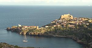 Dal Comune di Capraia Isola è stato diffuso un avviso per informare i passeggeri in partenza col traghetto