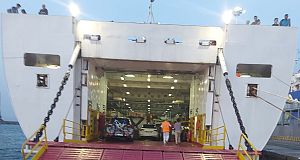 A causa di un'avaria la nave è rimasta ferma. Poi è stata rimorchiata nel porto di Piombino. Oltre due ore per raggiungere Piombino