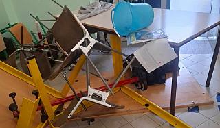 Devastazioni nella scuola occupata