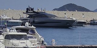 yacht