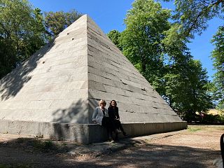Bettini e Meucci al monumento ripulito