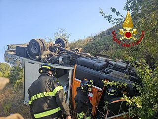 I vigili del fuoco sul luogo dell'incidente